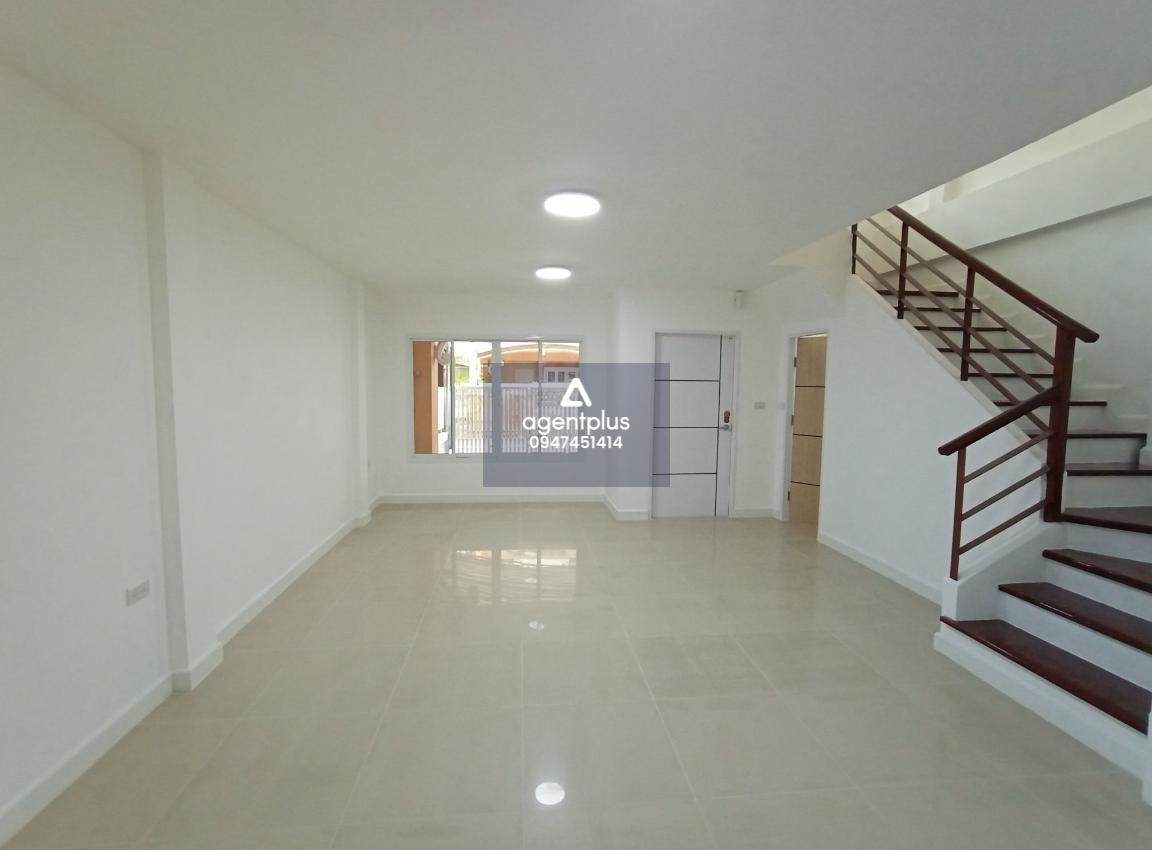 ขายทาวน์เฮ้าส์ 3 ชั้น โครงการรีสอร์ทต้า วัชรพล ปรับปรุงใหม่ ทำเลศักยภาพ เดินทางสะดวก ใกล้ทางด่วน