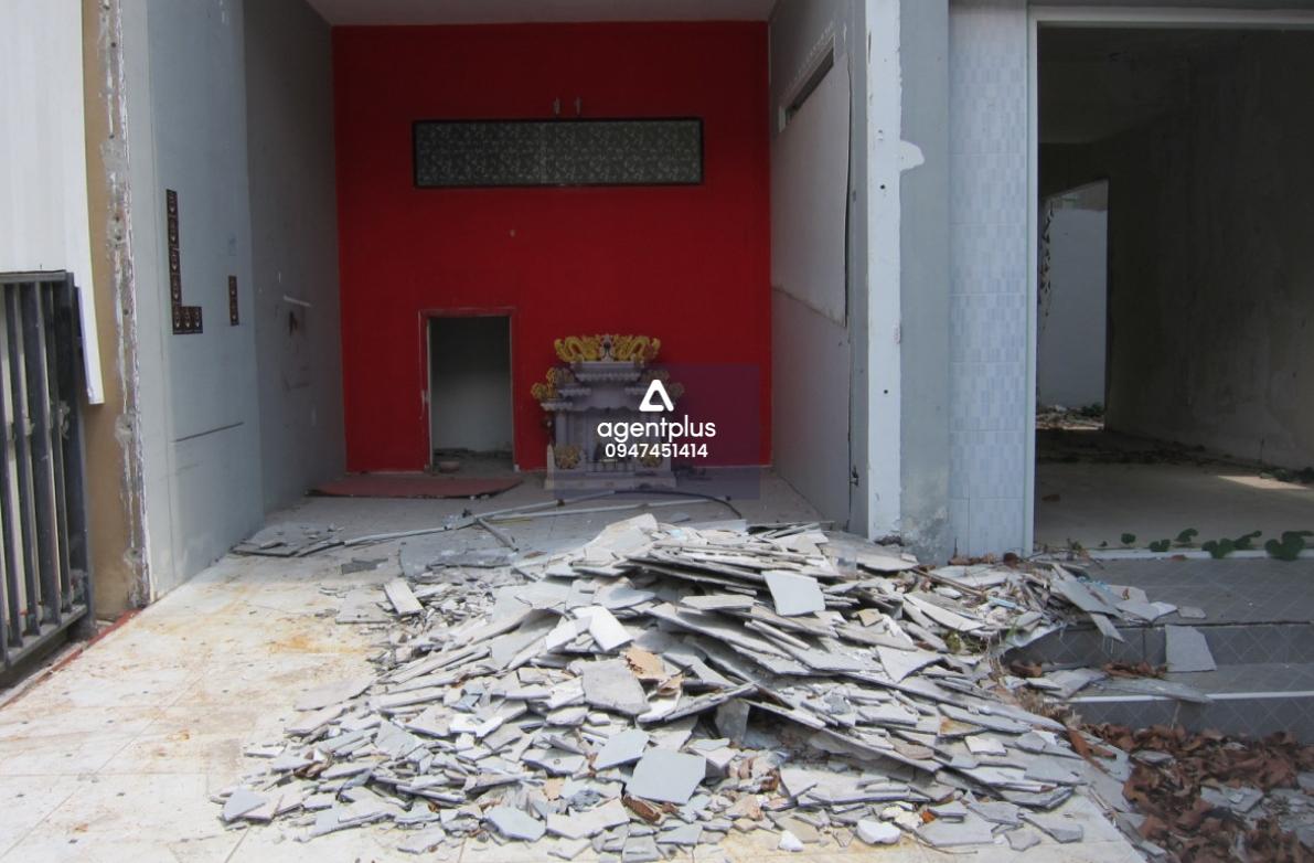 ทาวน์เฮ้าส์เปล่า 2 ชั้น โครงการพฤกษา 54 ทับ 1 เหมาะกับการนำไปรีโนเวท