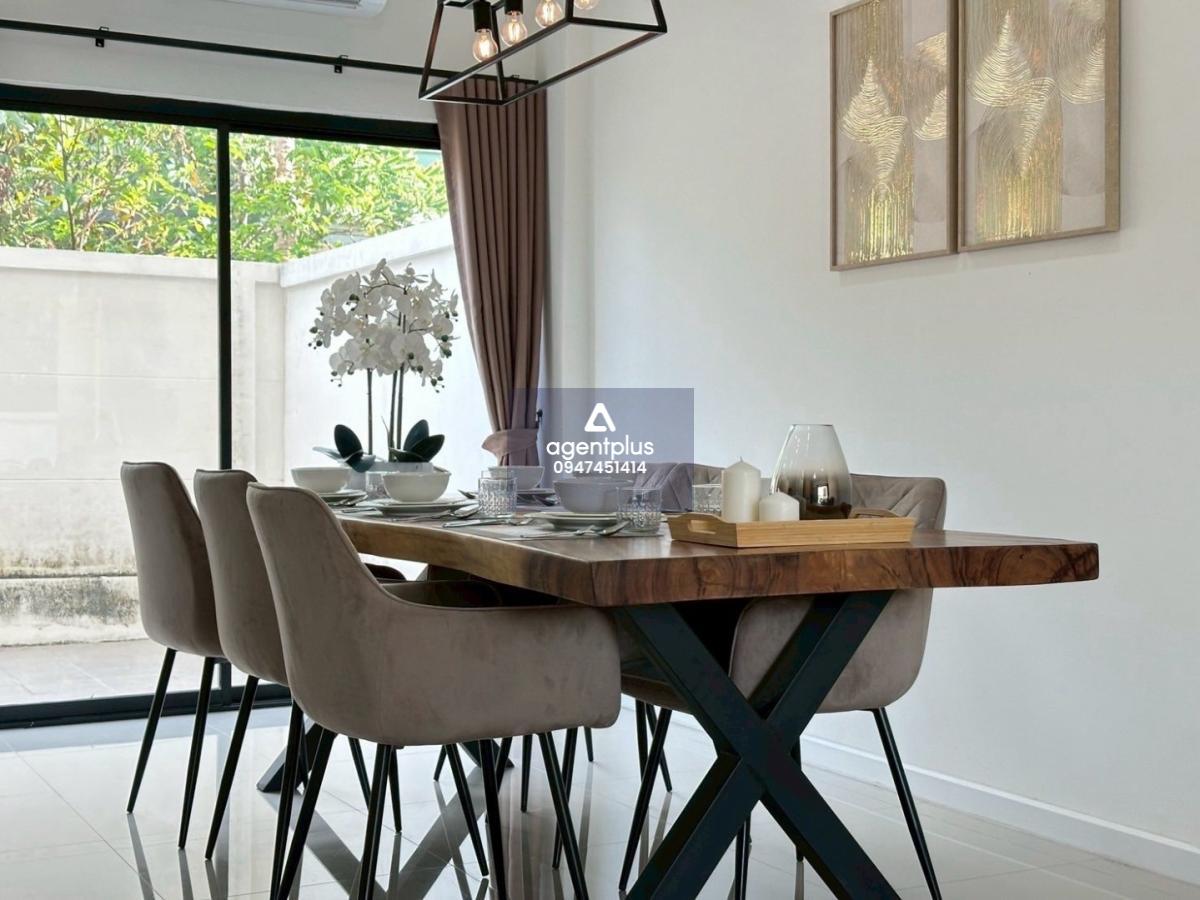 ทาวน์โฮมราคาพิเศษ ตกเเต่งครบพร้อมเข้าอยู่ Cicada Bouttque เมืองพัทยา