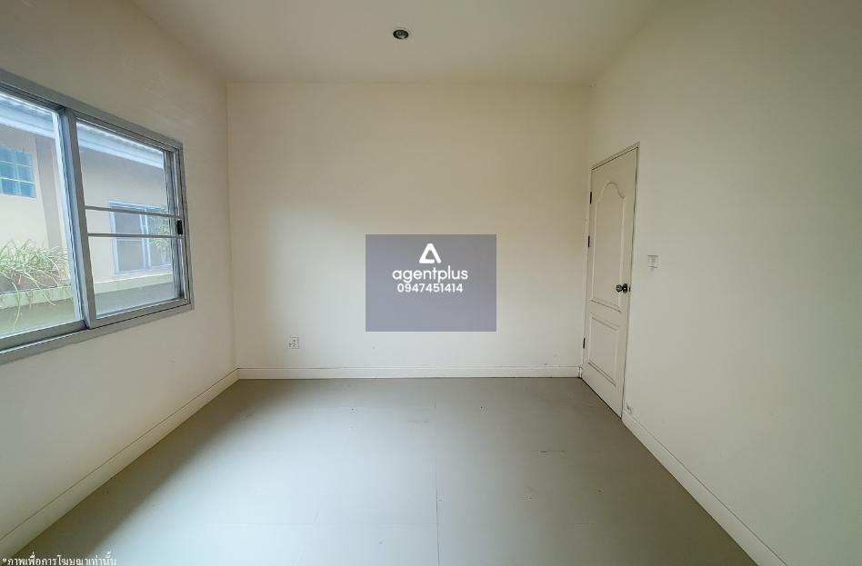 บ้านเดี่ยวชั้นเดียว โครงการลาเวนเดอร์ 2 ชลบุรี แยกเข้าถนนสายฉะเชิงเทรา-สัตหีบ(ทล.331) เข้าถนนบ้านเขาหิน ประมาณ 280 ม. ตั้งอยู่ทางซ้ายมือ ทำเลในแหล่งชุมชน เดินทางเข้า-ออกสะดวก อยู่ใกล้สิ่งอำนวยความสะดวก