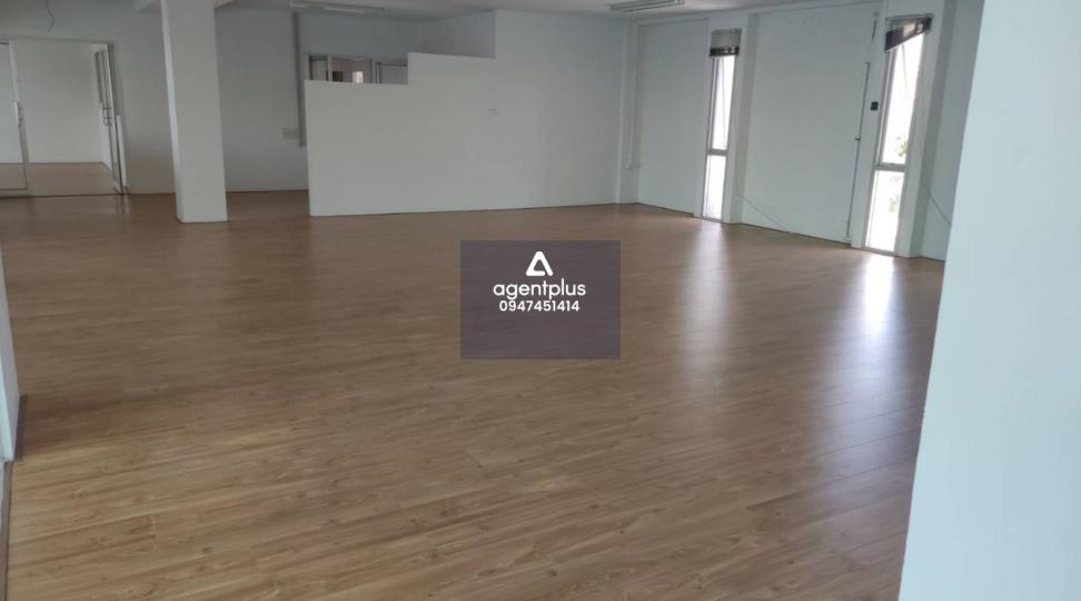 *พื้นที่สำนักงานให้เช่า ชั้น 3 ริมถนนรัชดาภิเษก ใกล้แยกรัชโยธิน