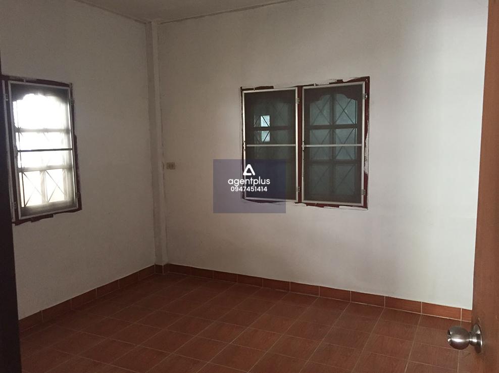 บ้านเดี่ยวชั้นเดียว ถนนสายหนองแขวะ-ยุทธศาสตร์ (ชบ.3009) ทางแยกโรงเรียนมาลีวิทย์ บ่อวิน ประมาณ 500 เมตร การคมนาคมสะดวก สาธารณูปโภคพร้อม ทรัพย์มณี ศรีราชา