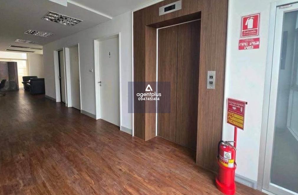 *ให้เช่า อาคารสำนักงาน 8 ชั้น พร้อมลิฟท์ ศรีนครินทร์ ตรงข้ามซีคอนสแควร์