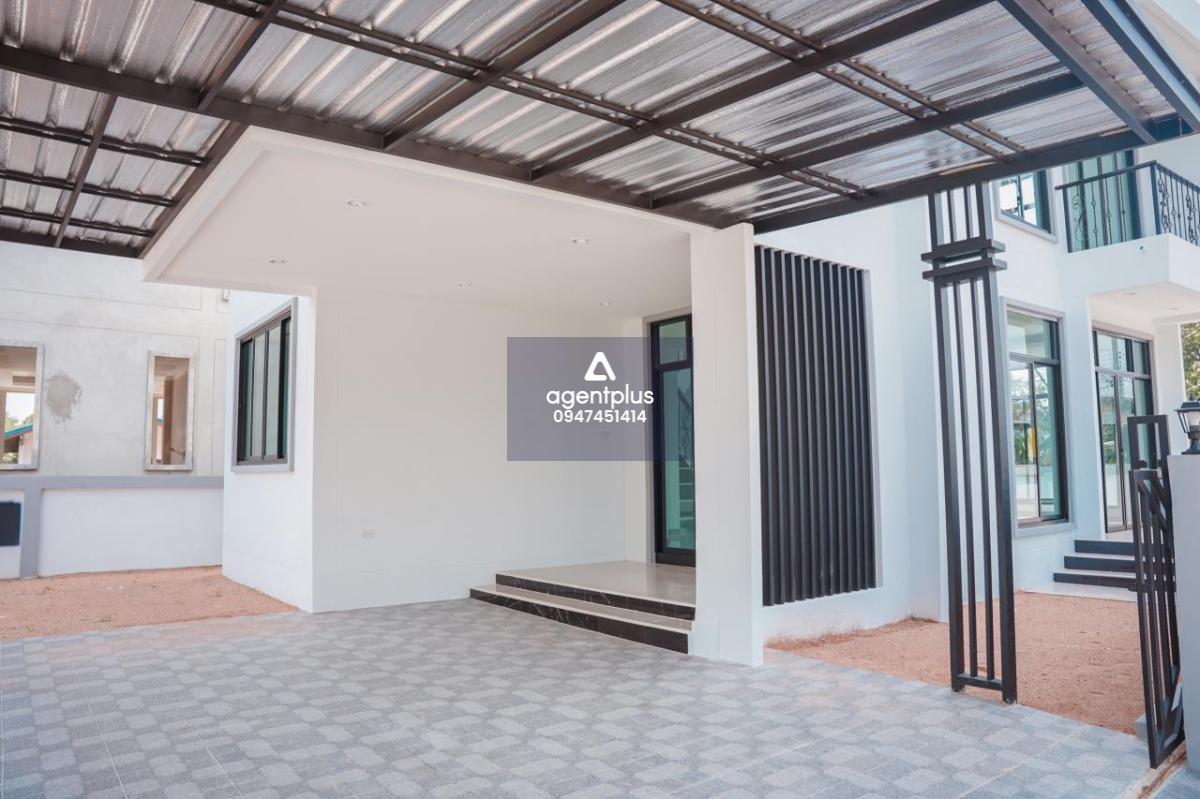 ขายบ้านสร้างใหม่สไตล์โมเดิร์น  4ห้องนอน 4ห้องน้ำ ราคาพิเศษ ห้วยใหญ่ พัทยา