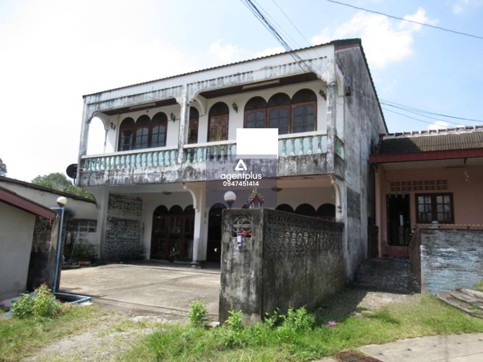 ทาวน์เฮ้าส์ 2 ชั้น ทำเลดีทรัพย์ตั้งอยู่ย่านชุมชน และตั้งอยู่ใกล้สิ่งอำนวยความสะดวก