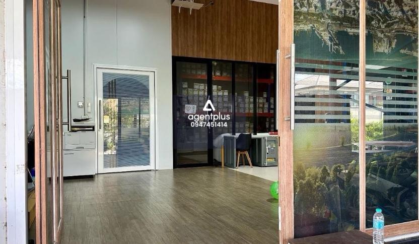 ให้เช่า ออฟฟิศ และคลังสินค้า ติดแอร์ ตกแต่งสวยงาม พร้อมอยู่และต่อเติมได้