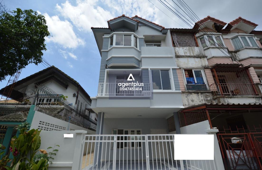 ทาวน์เฮ้าส์ 3 ชั้น ทำเลดี ใจกลางเมือง การคมนาคมสะดวก