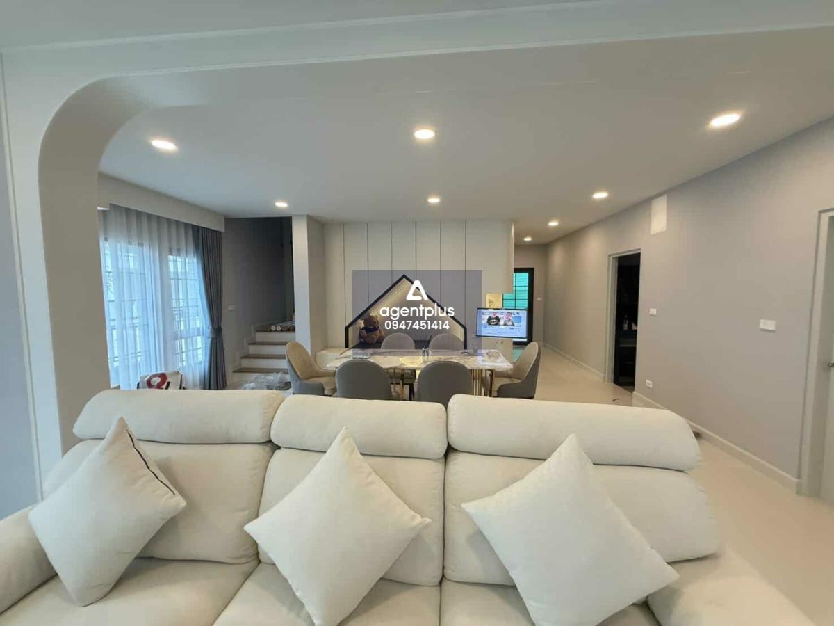 ให้เช่าบ้านสวยหลังใหญ่ ใกล้เมกะ บางนา เซนโทร บางนา เฟส 2 กรุงเทพฯ