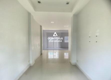 ทาวน์เฮ้าส์สไตล์โมเดิร์น ราคาคุ้ม โครงการโมเดิร์นเพลส  ฟังก์ชันครบ พร้อมเข้าอยู่