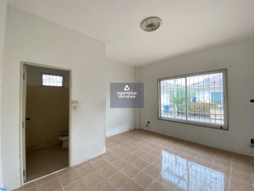 บ้านแฝด โครงการอารยา ซอย 6 ห่างจากถนนสุขุมวิท (ทล.3) ประมาณ 1.4 กม ตั้งอยู่ใกล้แหล่งชุมชน การคมนาคมสะดวก