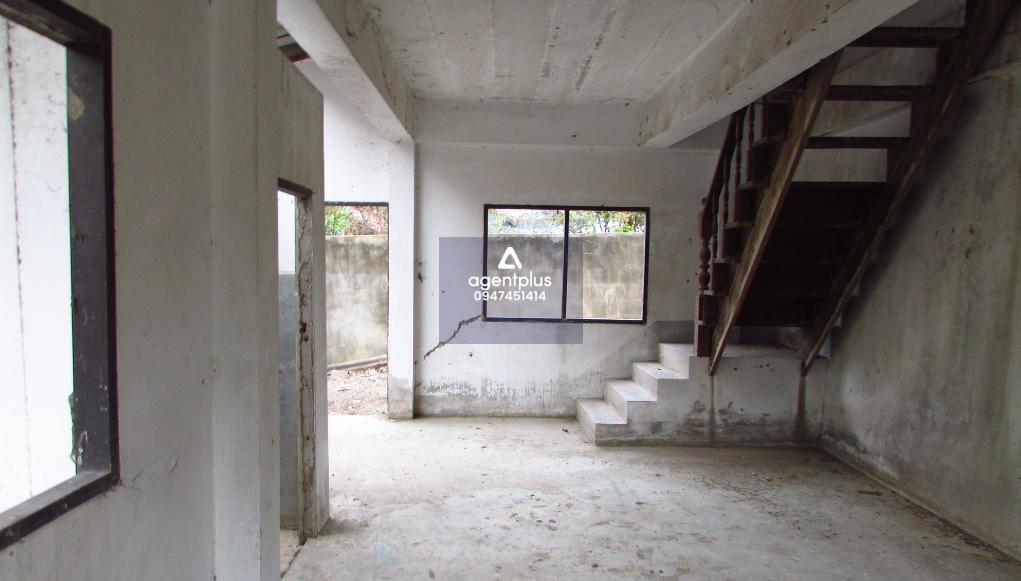 ขายบ้านเดี่ยว 2 ชั้น ทำเลดี เดินทางเข้าออกสะดวกสบาย สภาพแวดล้อมเป็นแหล่งชุมชน โครงการอู่ทองวิลล่า 3 อู่ทอง