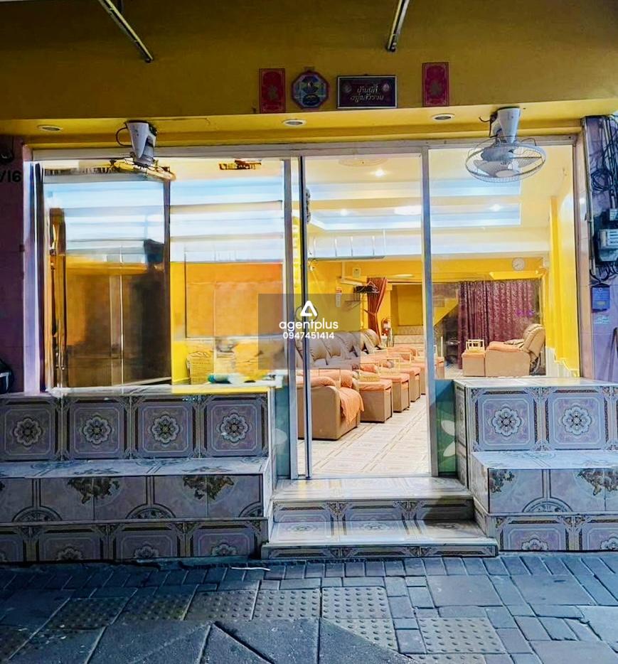 เซ้งอาคารพานิชย์ 3 ชั้น ทำเลติดถนนสาย 2 ใกล้ - walking street พัทยา พร้อมเปิดกิจการทันที!