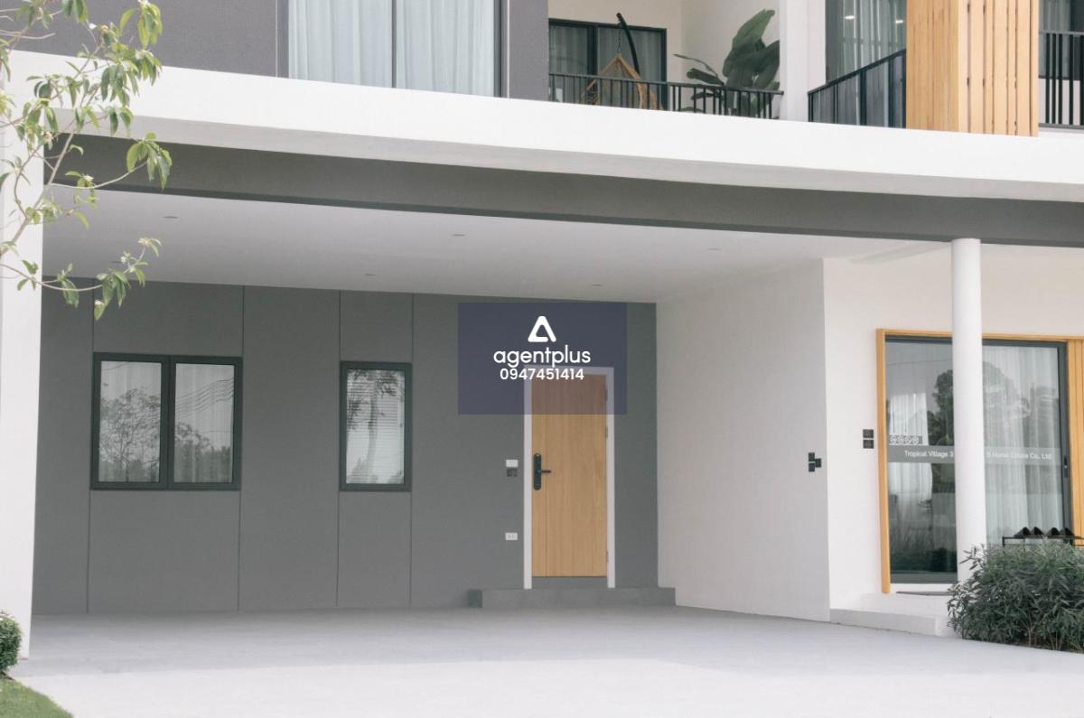 039 2-storey detached house, 4 bedrooms, 3 bathrooms, 2 extra-wide parking spaces usable area 215 sq.m. Prices start at 7.5 million baht.