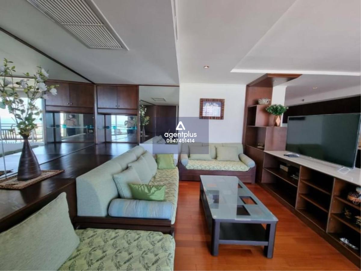 This seafront condominium comes at the price of 9,000,000฿ for sale and 35,000฿ per month for rent 1 Bedroom & 1 Bathroom 80 square meters Fully furnished & fitted. It has been renovated from its original condition Thai Quota Condo features, furniture & a