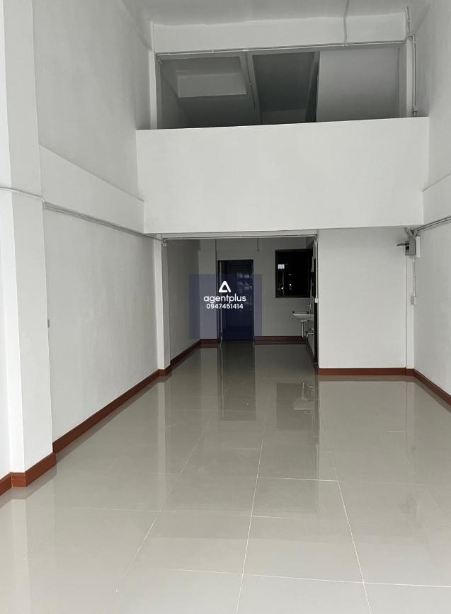 อาคารพาณิชย์ 4 ชั้น ทำเลเมืองพิษณุโลก — ปทุมทอง เหมาะสำหรับทำธุรกิจและอยู่อาศัย ทำเลดีใกล้แหล่งชุมชน