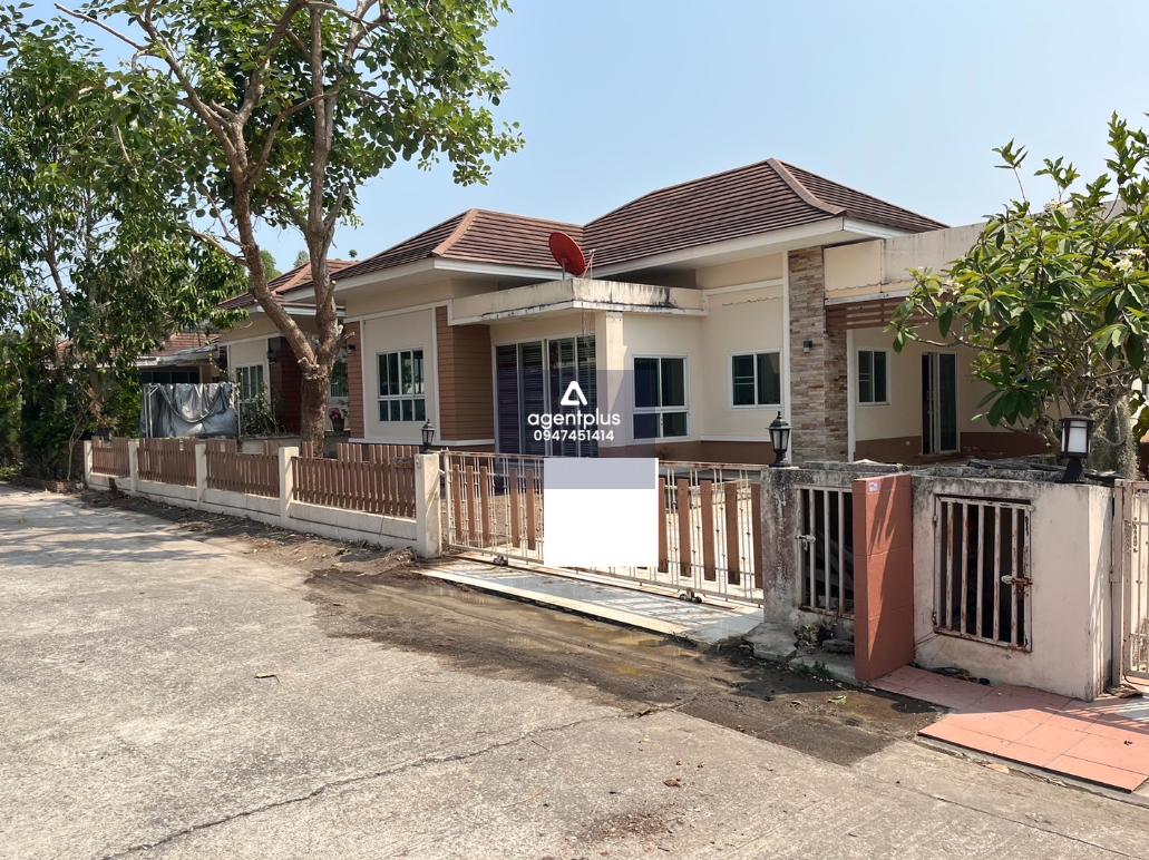 บ้านเดี่ยวทำเลดี เดินทางเข้า-ออกสะดวก อยู่ในย่านชุมชน โครงการบ้านชบา ระยอง