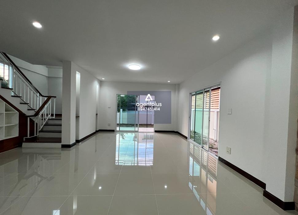 บ้านเดี่ยว โครงการศรีธานี อุดรธานี ปรับปรุงใหม่ ทำเลดี ติดถนนใหญ่ เดินทางเข้า-ออกสะดวก ใกล้แหล่งชุมชน และสถานที่ราชการ