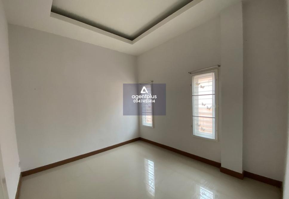 บ้านแฝด โครงการแอทเฮ้าส์ ทาวน์พลัส ตั้งอยู่ติดถนนทางไผ่ 3