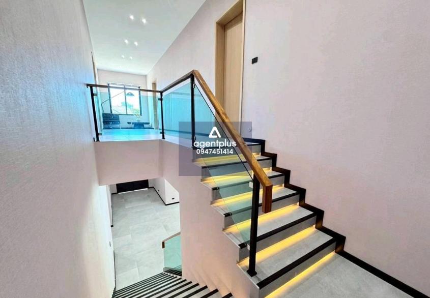 ขายด่วน! Luxury Pool Villa จอมเทียน – เดินไปทะเลได้เพียงไม่กี่นาที โอกาสหายาก! พูลวิลล่าหรู 5 ห้องนอน ใกล้ Dongtan Beach & Jomtien Beach ทำเลดีที่สุดสำหรับอยู่อาศัย–ลงทุนปล่อยเช่า รายได้สูงตลอดปี!