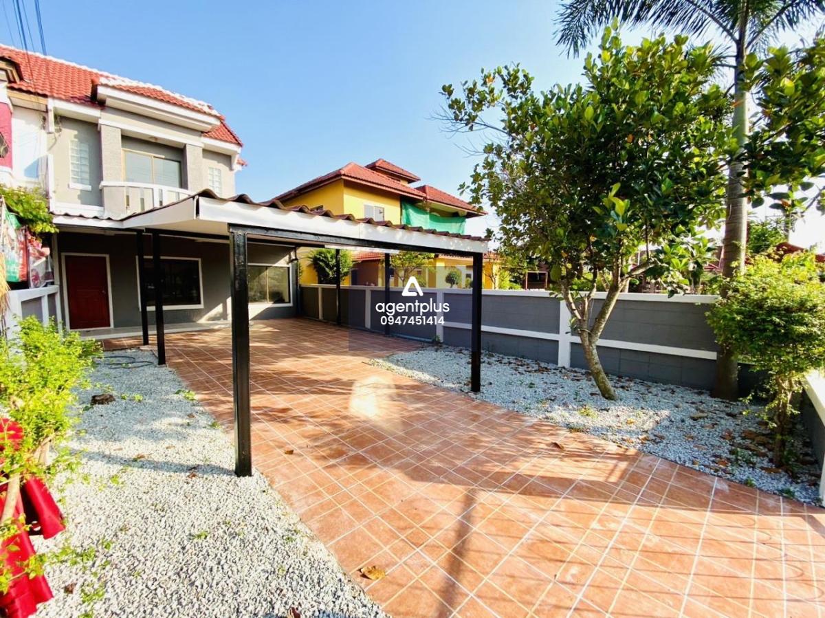 ทาวน์เฮ้าส์ 2 ชั้น สตูล 44 ตร.วา ขายพร้อมเฟอร์นิเจอร์ พัทยา