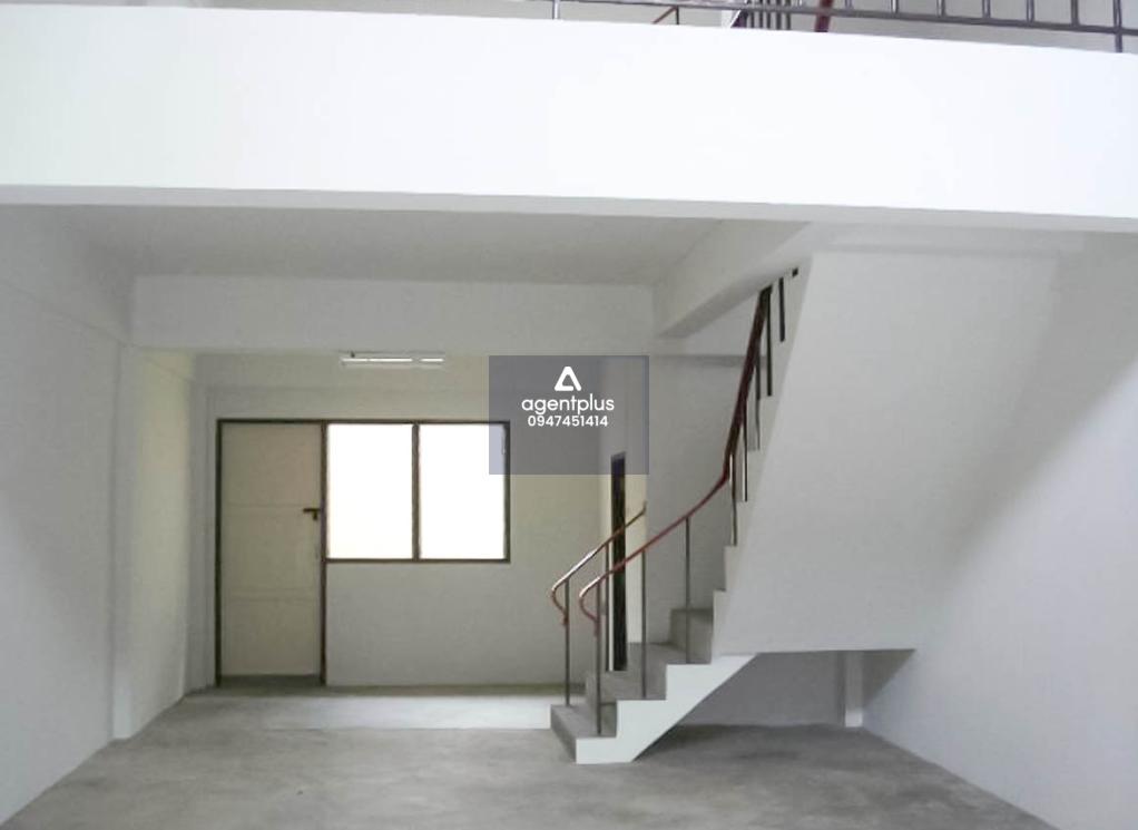 ขายอาคารพาณิชย์ 3 ชั้น มีชั้นลอย-ดาดฟ้า 1 คูหา สาธารณูปโภคพร้อม