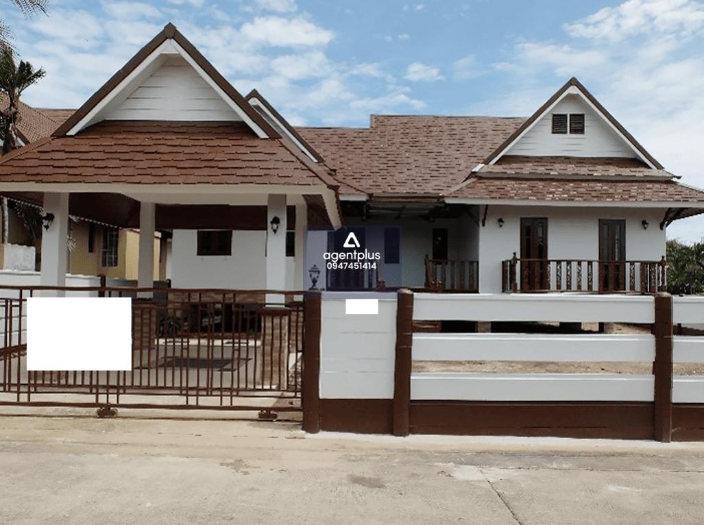 บ้านเดี่ยวชั้นเดียว โครงการเทวีรีสอร์ท บางละมุง บริเวณโดยรอบเป็นแหล่งชุมชน การคมนาคมสะดวก