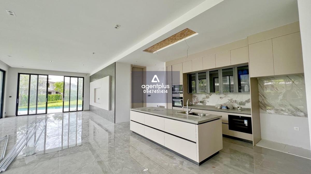 041 New Modern Pool villas start 19.5 - 88 MB. in Pattaya There are 3 types of home designs to choose from. ⚜️ Type A ✢ Home area starting at 80 square wa. House 2 floors, 3 bedrooms, 4 bathrooms + maid\ s room. ⚜️ Type B ✢ The area of the house starts at