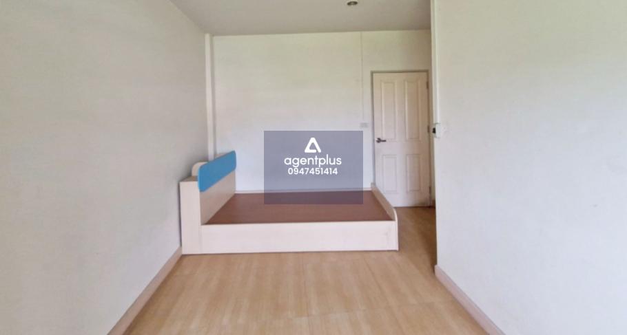 ทาวน์เฮ้าส์ ติดถนนเทศบาล 1 ทำเลดี ทรัพย์ตั้งอยู่ในแหล่งพาณิชยกรรม