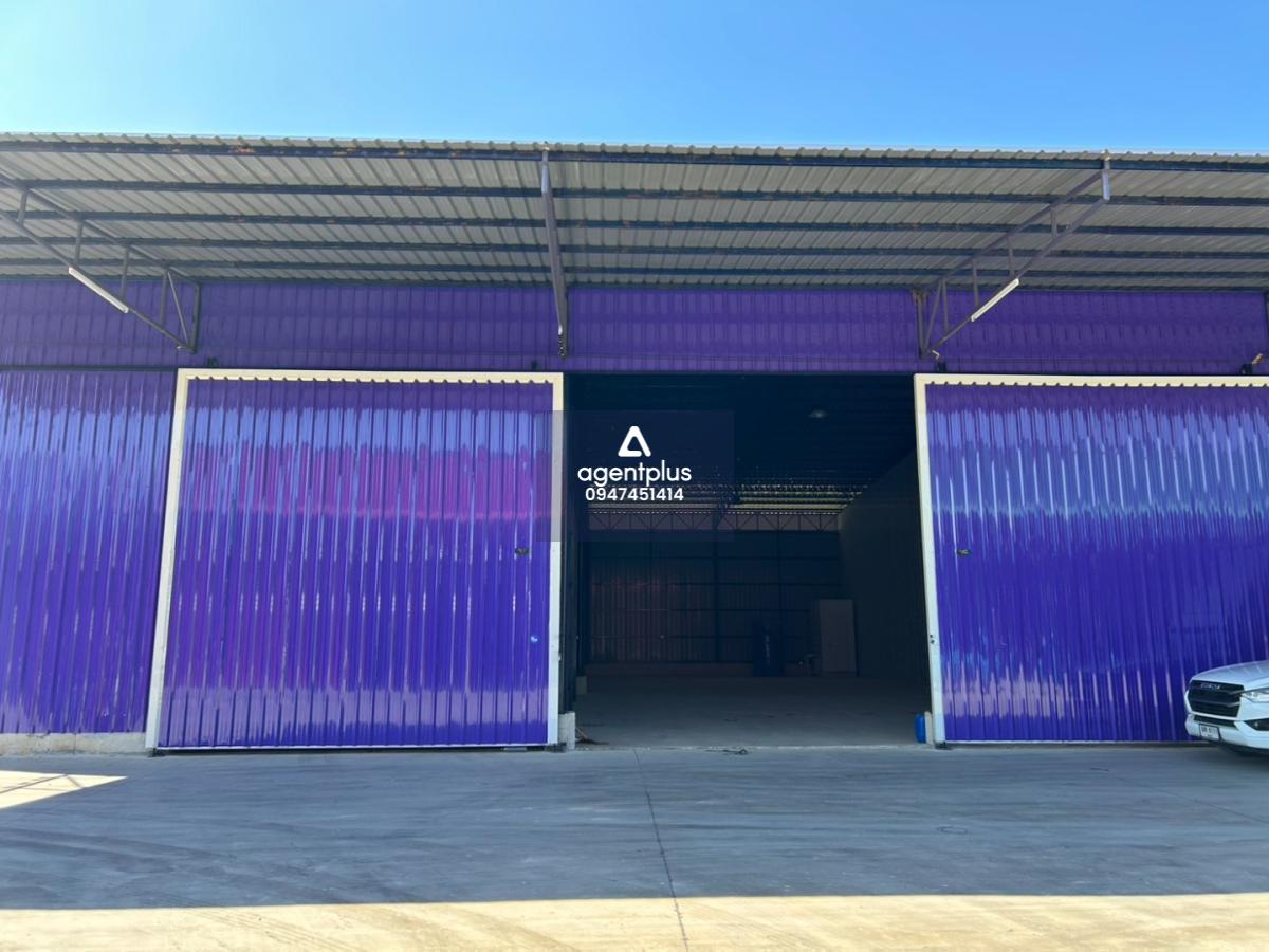 โกดังสร้างใหม่ เหลือว่าง 3 ห้อง พร้อมให้เช่า น้ำไม่ท่วมแน่นอน ฉะเชิงเทรา