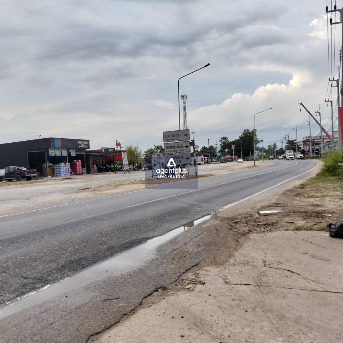 ที่ดินเปล่า ทำเลสวย 3 ไร่ 3 งาน 42 ตารางวา ติดถนนพนัส-หัวถนน ต.หนองเหียง อ.พนัสนิคม จ.ชลบุรี