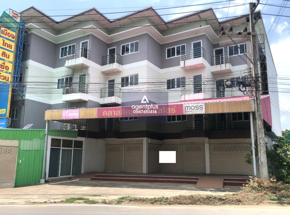 อาคารพาณิชย์ เมืองนครสวรรค์ อาคารพาณิชย์ 4 ชั้น ทำเลเด่น ติดถนนสายนครสวรรค์–ท่าตะโก (ทล.3004) การเดินทางสะดวกสบาย เหมาะสำหรับทำการค้า หรืออยู่อาศัยในย่านชุมชนที่มีการคมนาคมสะดวกและสาธารณูปโภคครบครัน