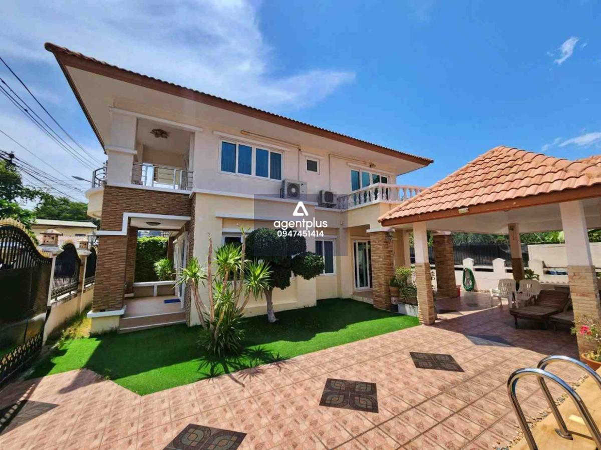  ขาย & ให้เช่า – วิลล่าสระว่ายน้ำ 4 ห้องนอน ใจกลางพัทยาใต้