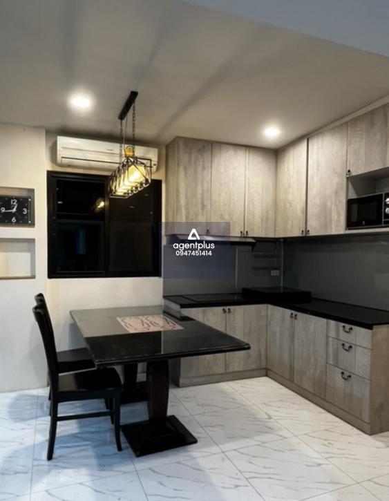 ให้เช่าทาวน์โฮมหรู วิวสระ พื้นที่ใช้สอยเท่าบ้านเดี่ยว PLENO พระราม9  - กรุงเทพกรีฑา1 สระว่ายน้ำอยู่หน้าบ้าน วิวดีมาก เฟอร์นิเจอร์ครบครัน