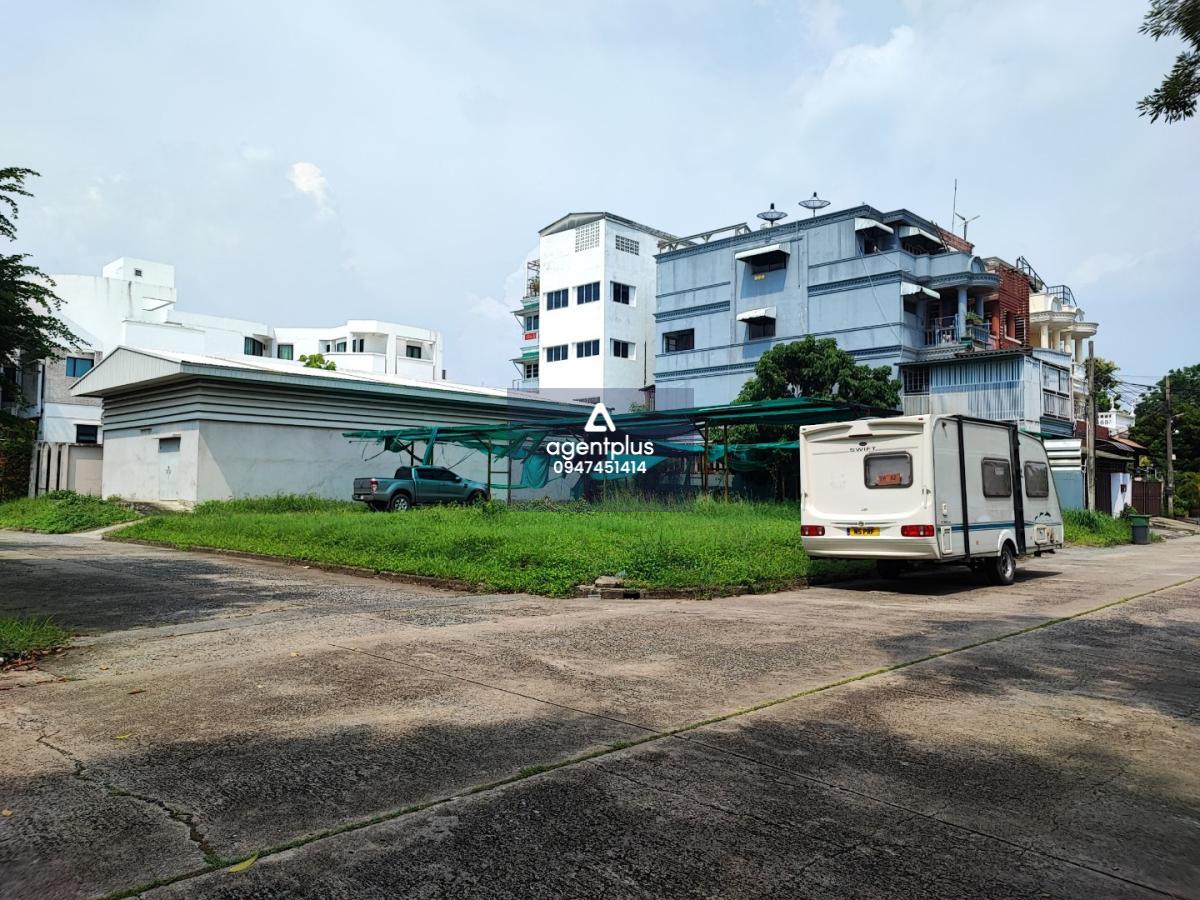 ขาย ที่ดิน 229 ตรว.ถนนศรีนครินทร์ ใกล้ห้างซีคอนสแควร์ พาราไดซ์ พาร์ค ผังสีส้ม 