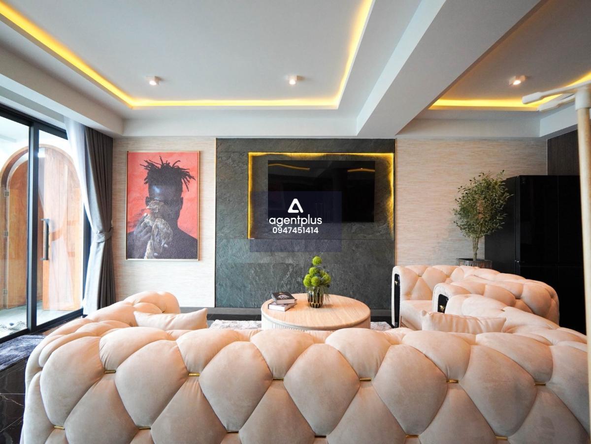 ขายพูลวิลล่าเพื่อธุรกิจ 2 หลังใหญ่ พร้อมให้คุณเข้ามาเป็นเจ้าของ สามารถเปิดกิจการได้ทันที