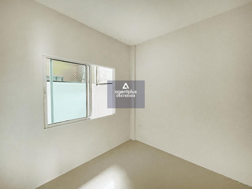 ทาวน์เฮ้าส์ชั้นเดียว ทำเลดีในแหล่งชุมชน ใกล้ถนนสายหลัก ทล.36 สาธารณูปโภคพื้นฐานครบ การคมนาคมสะดวก โครงการร่มเย็น