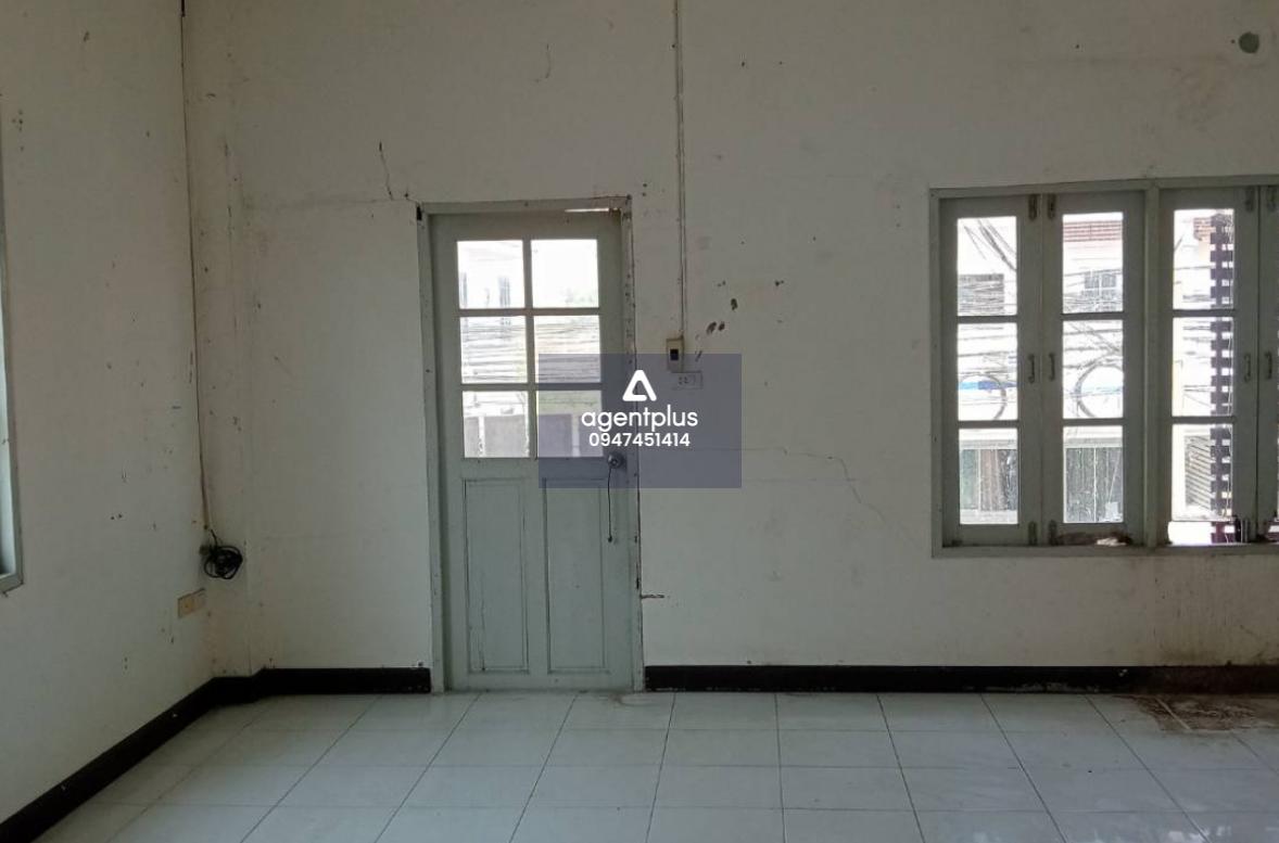 ขายด่วนทาวน์เฮ้าส์เปล่า 2 ชั้นหมู่บ้านวศิน ธัญบุรี-คลอง 9 ถนนรังสิต-นครนายก รายล้อมไปด้วยสิ่งอำนวยความสะดวกมากมาย