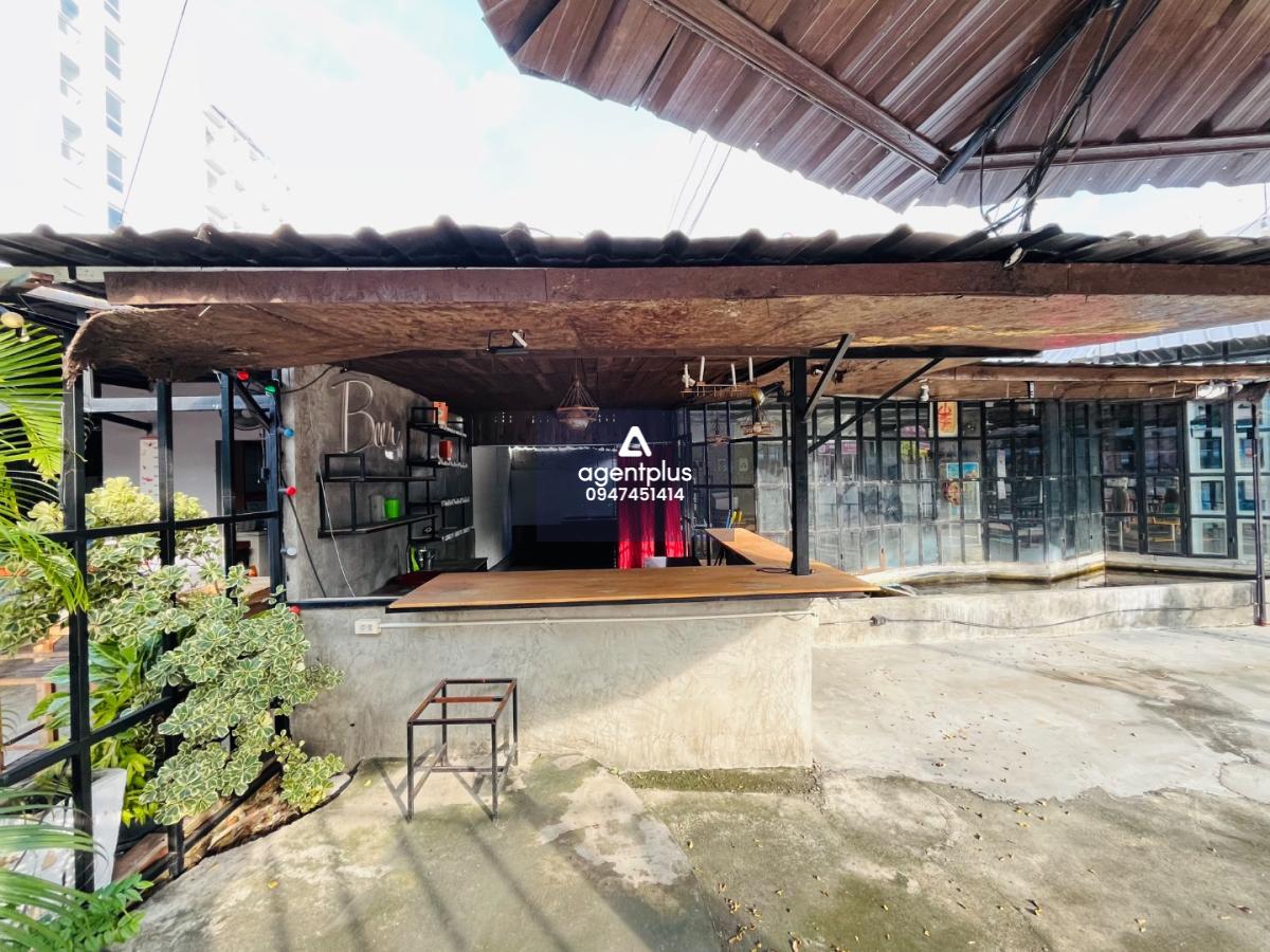 ให้เช่าพื้นที่ร้านพร้อมดำเนินธุรกิจ พัทยากลาง ร้านนั่งชิลล์ และ ลานชิลล์กลางแจ้ง