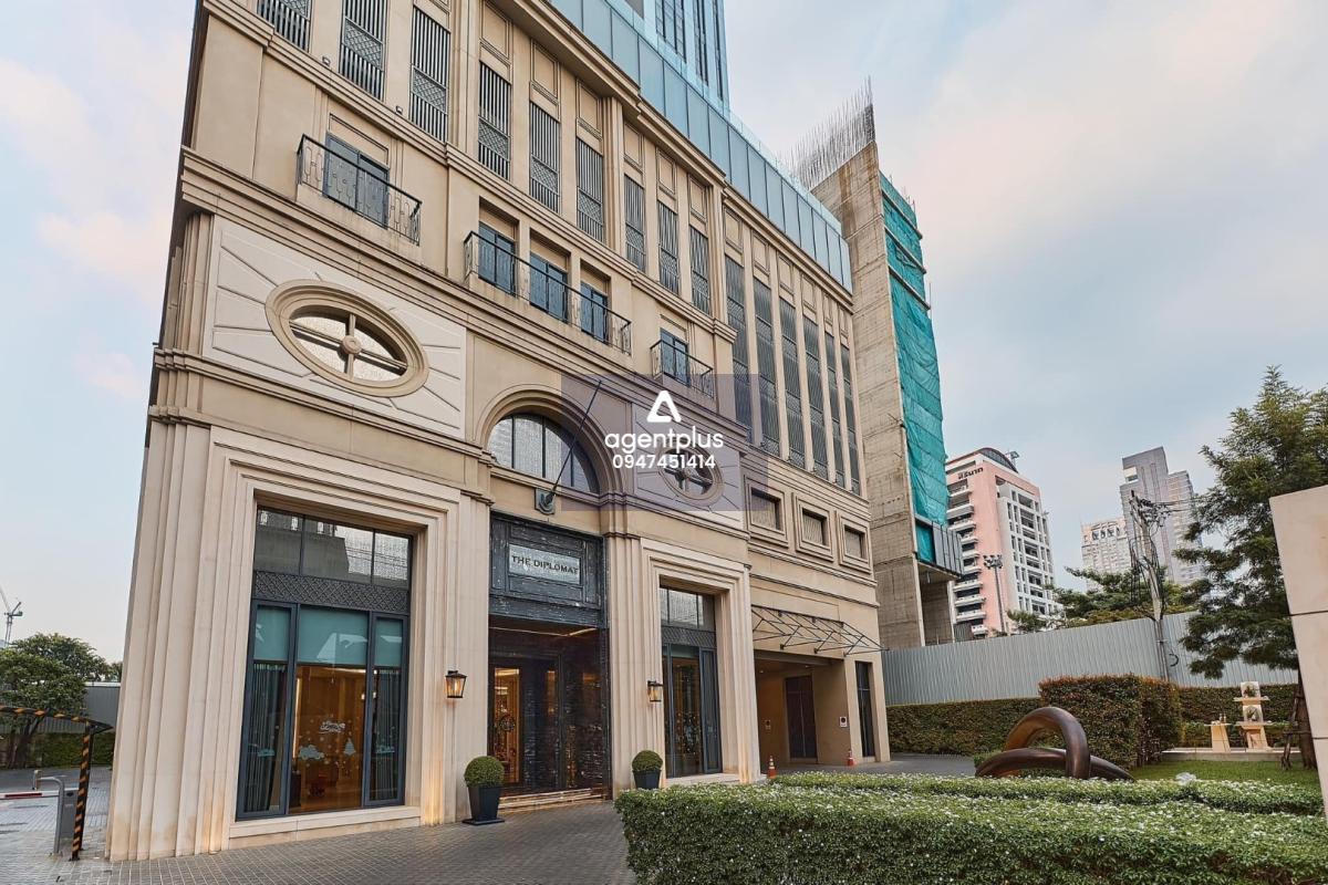 คอนโดห้องสวย ห้องมุม เดอะ ดิโพลแมท สาทร ใกล้ BTS สุรศักดิ์ กรุงเทพฯ