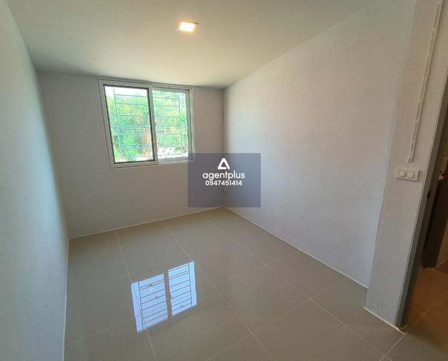 ทาวน์เฮ้าส์พร้อมอยู่ หมู่บ้านธารทองวิลลา 2 ใกล้ถนนใหญ่วัดลาดปลาดุก6เลน ตลาด โลตัส JAS ปรับปรุงใหม่หมด โรงรถ ครัวซิ้งค์เคาน์เตอร์ แถมแอร์ เครื่องทำน้ำอุ่น, ปั๊ม