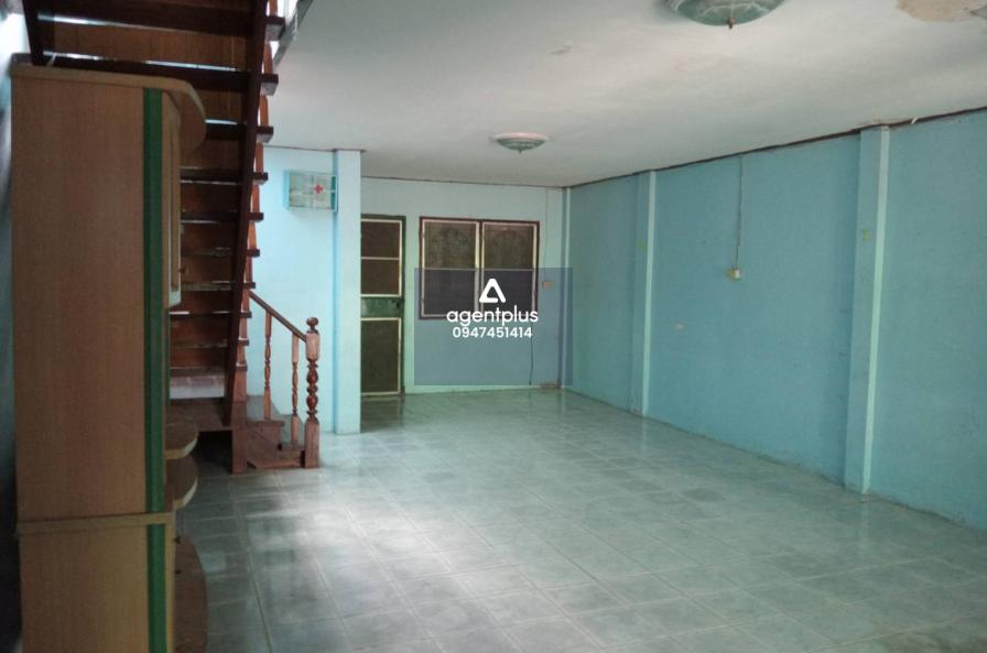 ทาวน์เฮ้าส์ 2 ชั้น โครงการบ้านราชาวิลเลจ ทำเลสะดวก 