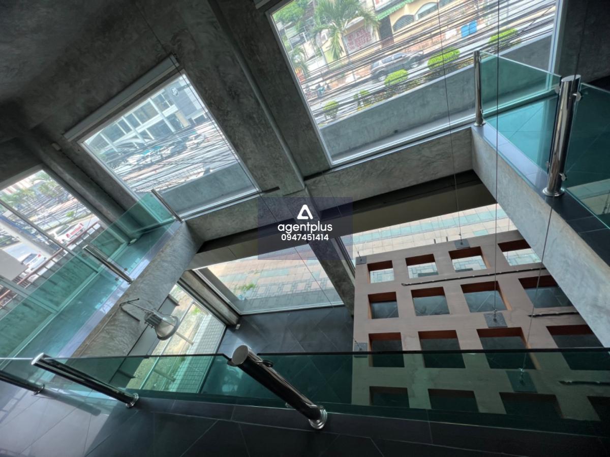 โอกาสทองสำหรับนักลงทุน ตึก 4 ชั้น 3 ยูนิต โลเคชั่นทอง ถนนพัทยาจอมเทียน เหมาะสำหรับเปิดทำธุรกิจ