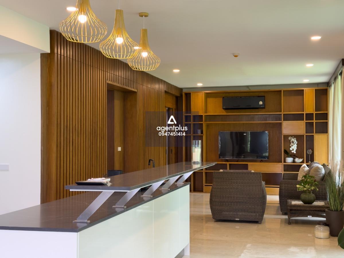 วิลล่าหรูให้เช่า 2 ห้องนอน ห้องใหญ่ สวย ทำเลดี บรรยากาศเยี่ยม บางเสร่ ไฮท์ พัทยา