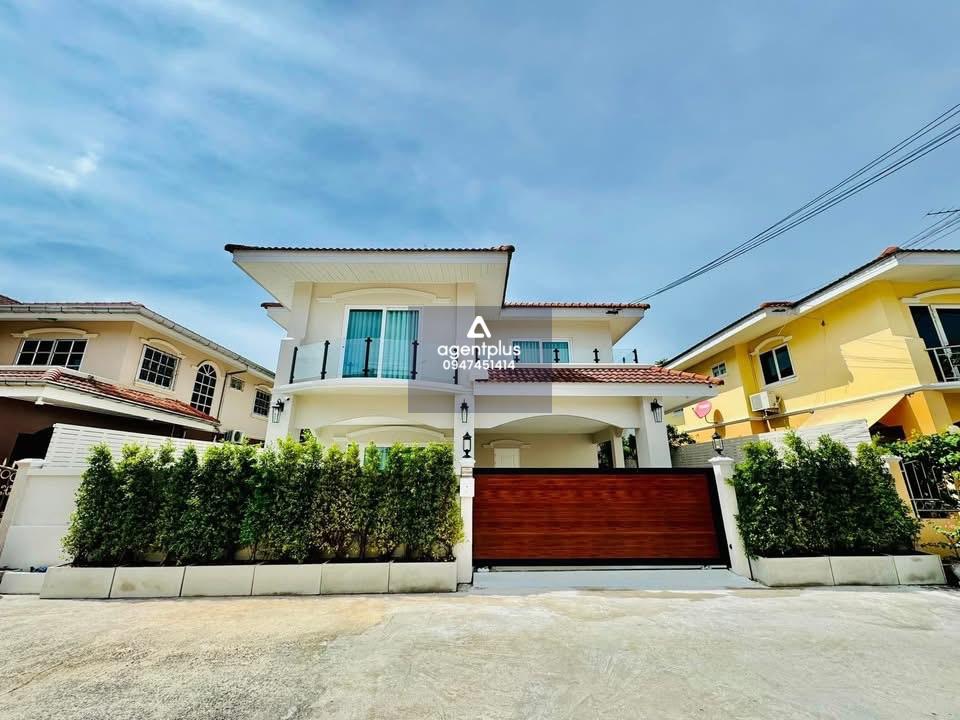 บ้านเดี่ยวหรู ทำเลพัทยาเหนือ ใกล้ Terminal 21 เพียง 1.3 กม. | 4 ห้องนอน พื้นที่ใช้สอย 350 ตร.ม. | ราคา 13.9 ลบ.