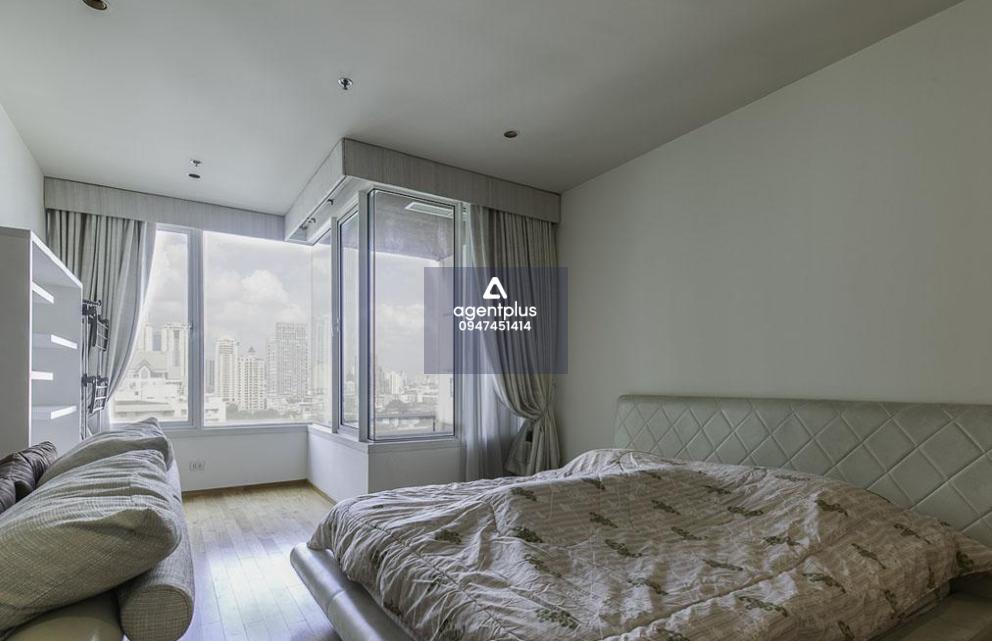 ดิ เอ็มไพร์ เพลส คอนโดหรูกลางสาทร ใกล้รถไฟฟ้า วิวเมือง พร้อมเข้าอยู่