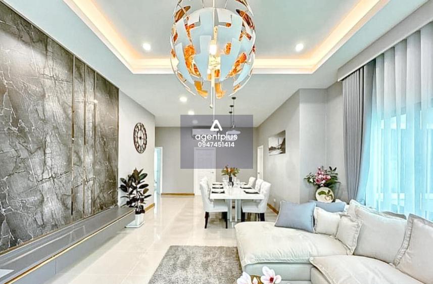 บ้านพูลวิลล่าสร้างใหม่ 3ห้องนอน 3ห้องน้ำ ที่มีเสน่ห์ในพัทยา วิวสระว่ายน้ำ เฟอร์นิเจอร์ครบ ครัวยุโรป สวนส่วนตัวและระเบียง