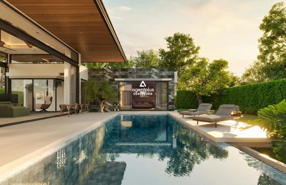 ขายพูลวิลล่าหรู สไตล์รีสอร์ท รูปแบบ Mid-Century Modern ผสมผสานความทันสมัยกับธรรมชาติ บรรยากาศสงบ พร้อมสระว่ายน้ำส่วนตัว