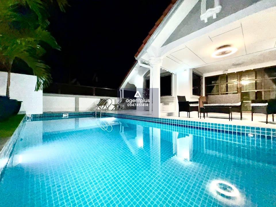 พูลวิลล่าพร้อมอยู่ ทำเลดี เดินทางสะดวก ใกล้ทุกสิ่ง!