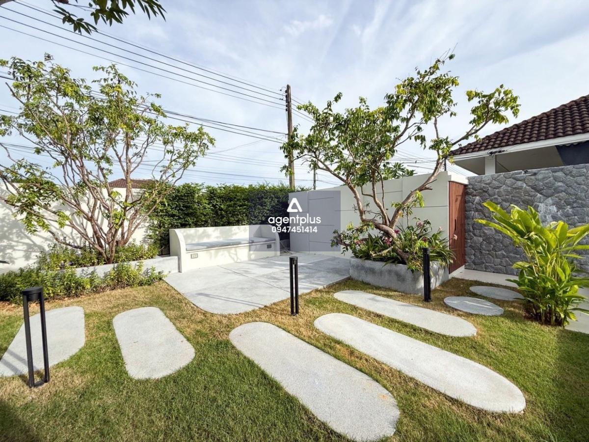 ขายพูลวิลล่า สไตล์โมเดิร์น ทำเลดีใกล้โรบินสันถลาง