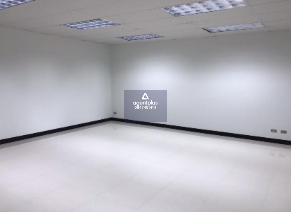 พื้นที่ให้เช่าทำสำนักงาน พร้อมย้ายเข้าได้เลย